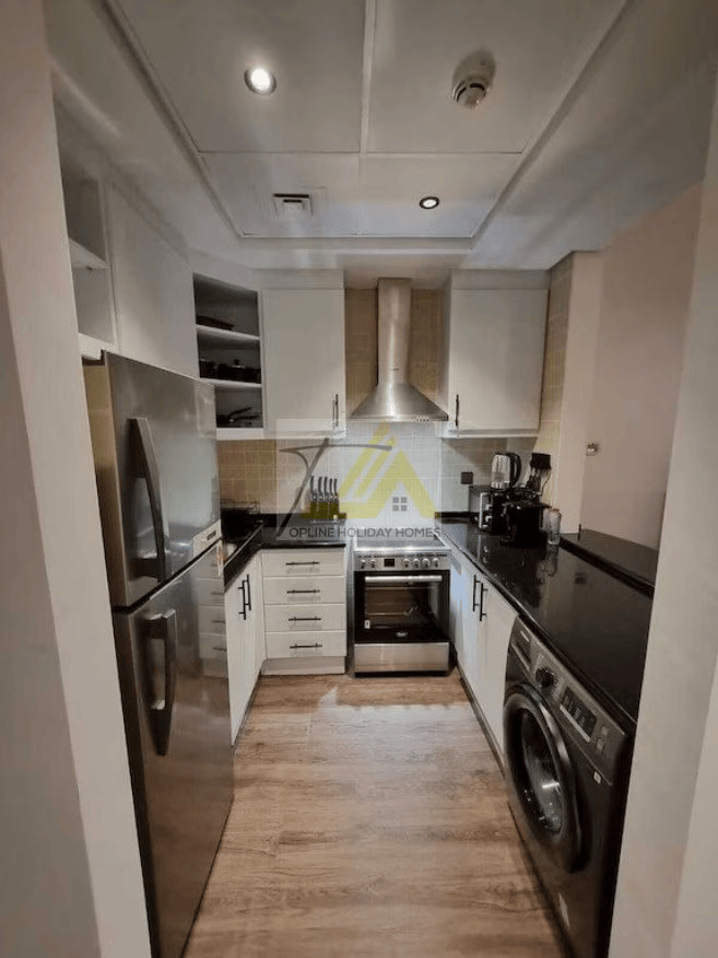 
								Upscale studio at Discovery Gardens – 4 minutes walk to metro full									