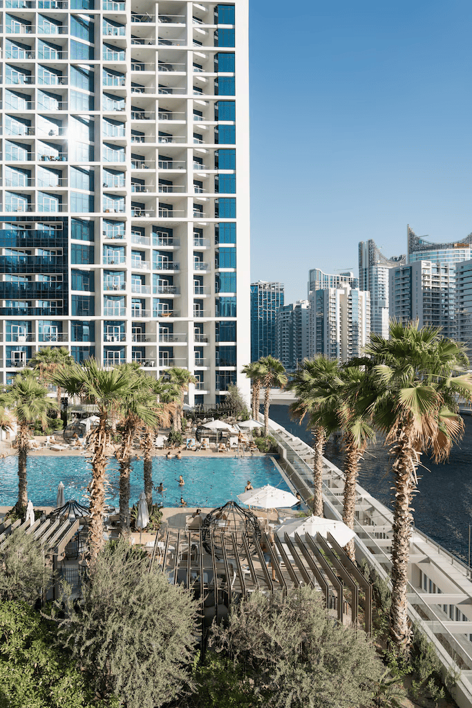 
								Luxury Waterfront Living || World Class Amenities || Ready For Reservation or Booking full									