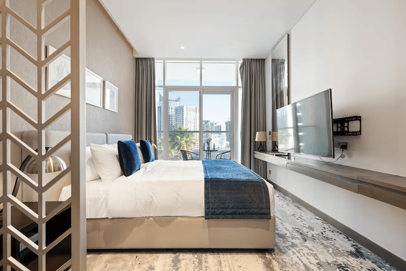 
								Luxury Waterfront Living || World Class Amenities || Ready For Reservation or Booking full									